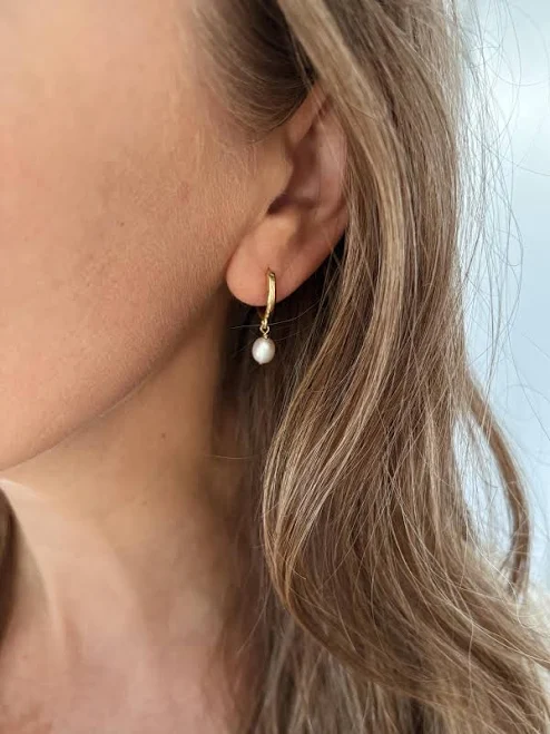 accessory 14K Gold Fill Pearl Drop Hoop Earrings Etsy - JAYNEandJAMES $38