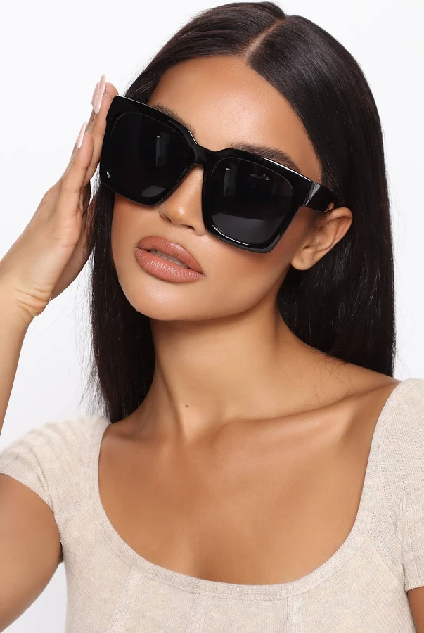 accessory Fashion Nova Women's Don't Get In My Way Square Sunglasses Fashion Nova $7.99