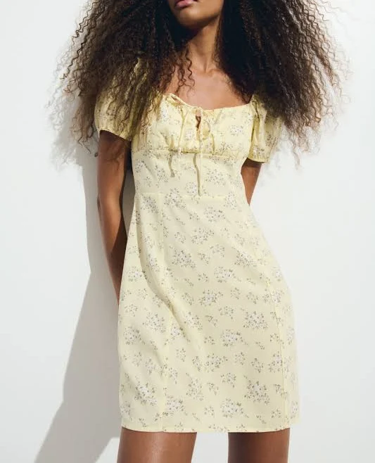 dress H&M Ladies Puff-Sleeved Dress H&M $24.99