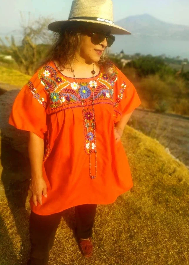 top Mexican Embroidery Peasant Blouse Etsy - SuperBohemian $36.75