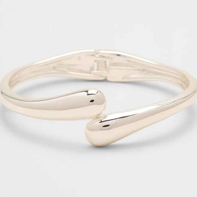 accessory Modern Curved Cuff Banana Republic Factory $18