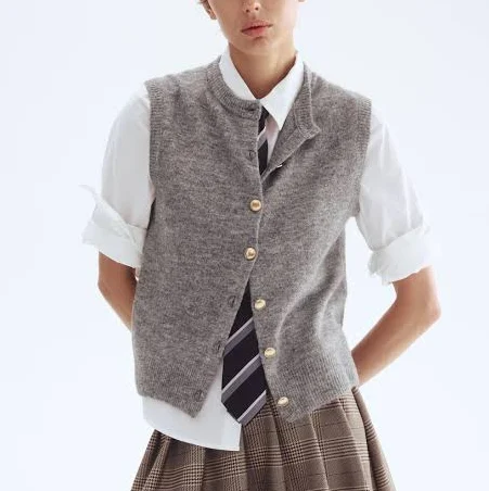 knit vest H&M Ladies Fine-knit Vest H&M $24.99