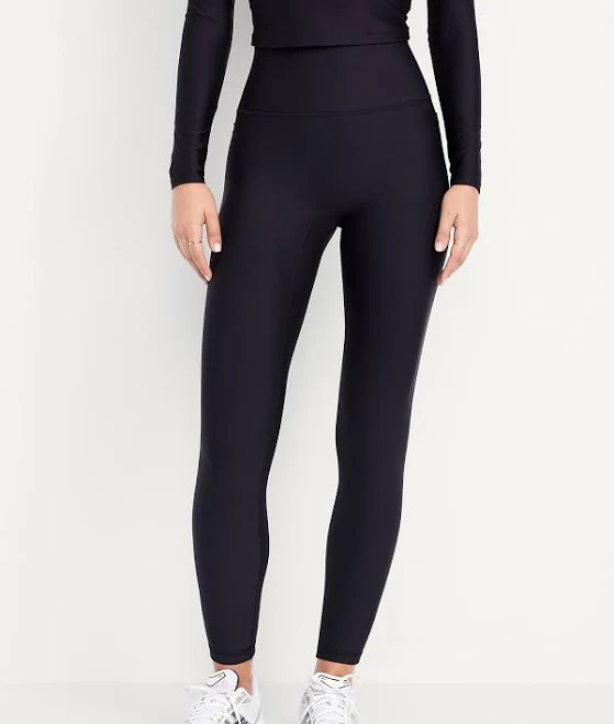 bottoms Old Navy Women's Extra-High Waisted Powersoft 7/8 Pocket Leggings Old Navy $19.99